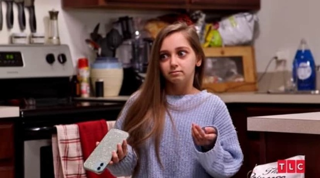 【画像】見た目は8歳、年齢22歳の女性がすごい件