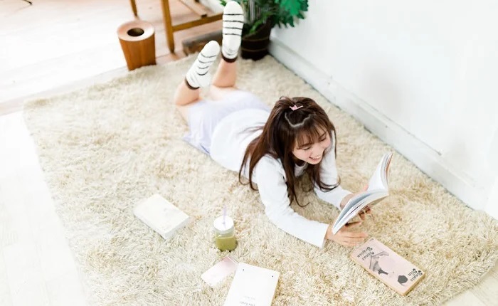 【画像】お家でくつろぐ無防備な格好のJDがエロすぎるwww