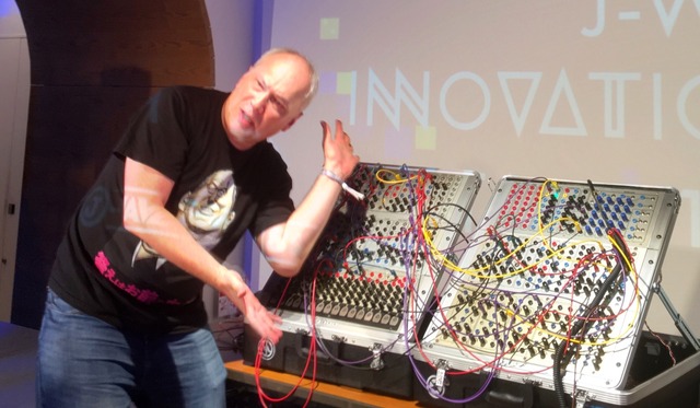 モーリー・ロバートソンさん、食道がんで死去　６３歳