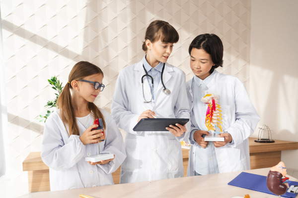 【警告】医師『”これ”飲んでる人、肝臓がフォアグラ化します…。』⇒！