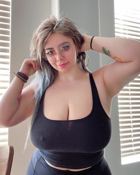 【悲報】白人女子さん、エチエチすぎてしまう…