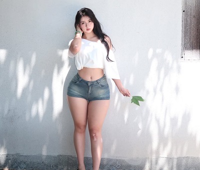 【画像】あまりにもドスケベなデカ女界の頂点、降臨ｗｗｗ