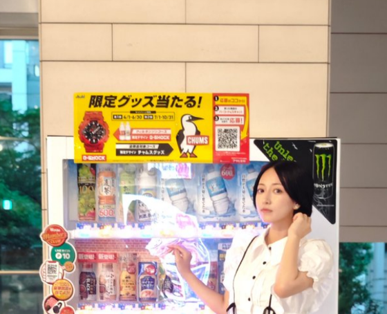 【画像】ヒール高すぎ女さん、我々の想像を超えてくるwww