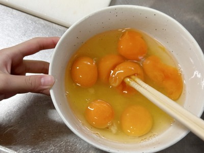 【閲覧注意】『卵を混ぜる』という行為、グロすぎる…