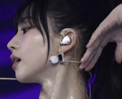 KPOPアイドルさん、汗だくのワキが・・・