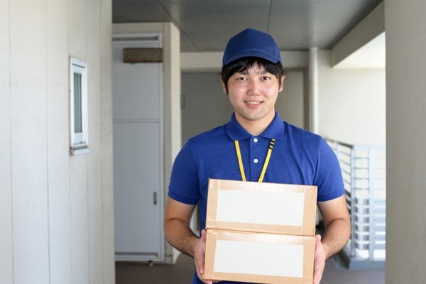 【愕然】引越し業者「終わりました！ご利用ありがとうございました～！」俺「こちらこそありがとうございました」 業者「･･･････ﾆｺﾆｺ」俺（？）⇒