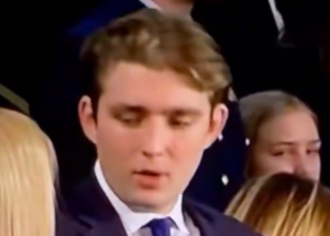 【激似】「若い頃のトランプだ」バロン・トランプ(19)が父そっくり　身長206cm