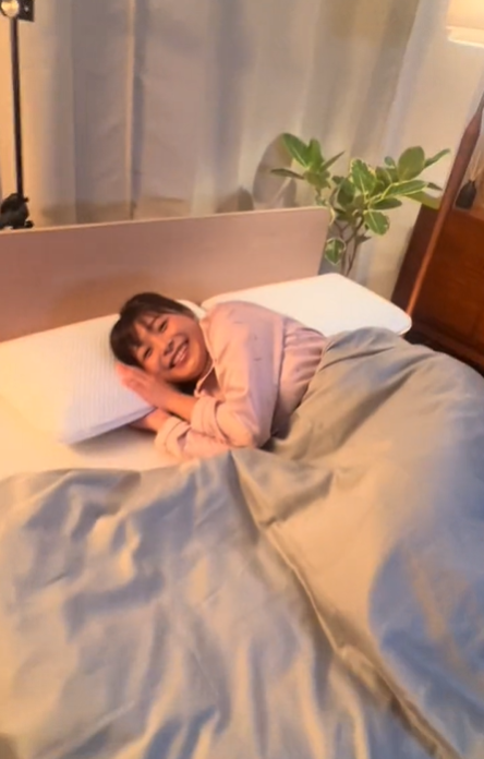 【画像】清純派アイドル声優さん、ベッドシーンを披露して炎上www