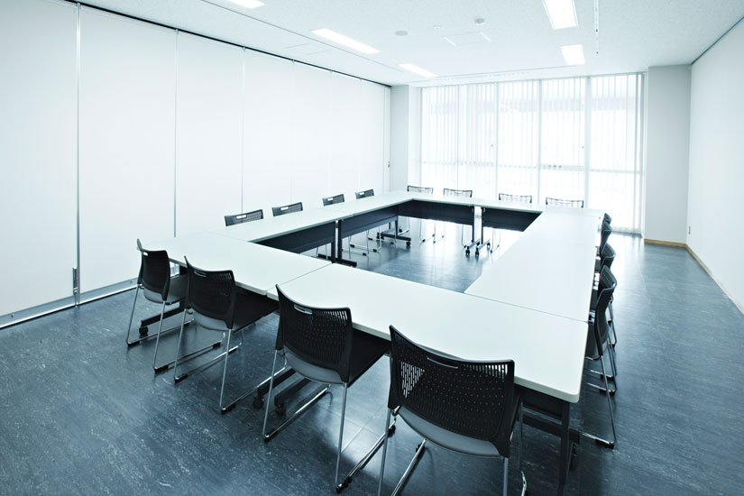 年上の新人「サービス残業は労基法違反です」俺（そうなのか！）役員「法律ではそうかもしれないが、これがウチのルール。納得できないなら早めの退職をおすすめする」新人「」　→　翌日なんと・・・