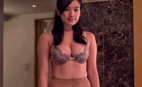 【画像】お●ぱいは、若干垂れ気味が1番エロい