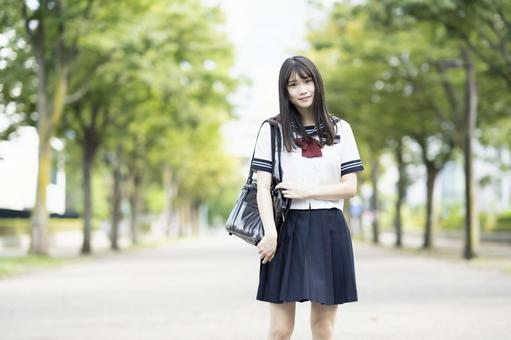 【R18画像】女子高生さん(16)、年齢を詐称しAVに出演