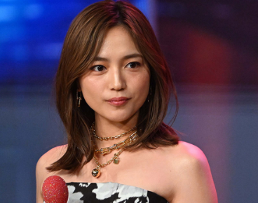 【画像】川口春奈さん、安住アナよりはるかにデカかったwww