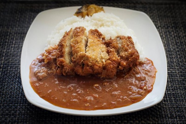 【悲報】カレー屋「ブスの女子会禁止」女「不快です」 (※画像あり)　