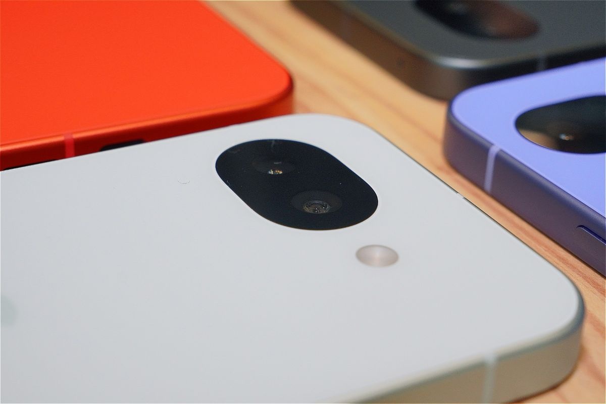 【乳頭】AppleがiPhoneで広めた悪しき習慣、『スマホのカメラは乳首のように出っ張っている』、終了のお知らせ