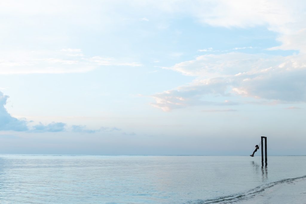 嫁のウワキで離婚。　俺「お父さんとお母さん、どっちと住みたい？」中2と小6の子供「」　→　今では夢でも見ていた気分。すごく不思議な気分だ・・・