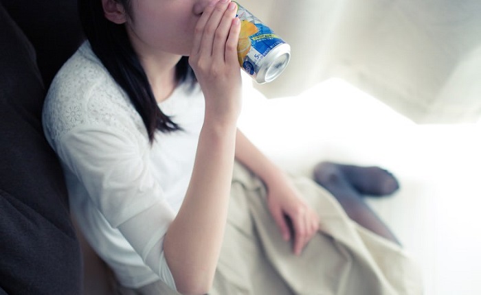 【画像】ベロベロに酔った俺の姉ちゃんエロすぎワロタピーポーｗ