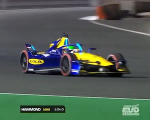 【動画】インフルエンサーが運転するフォーミュラEがジェッダで大クラッシュ。
