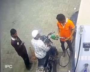【動画】インド人、頭がイカれすぎてて逮捕されるwww