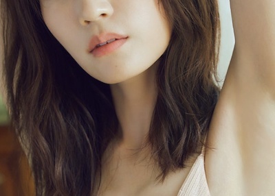 【最新画像】前田敦子(34)、お乳をほとんど放り出してしまう！