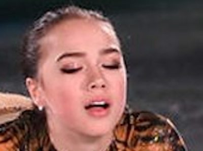 【画像】ザギトワちゃんの女豹ポーズ、これでシコるなと言う方が無理やろ！