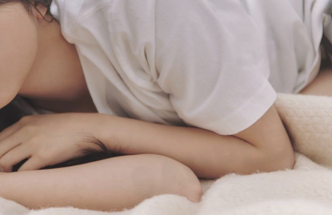 【画像】美少女声優、えちえちすぎる太ももを丸出しwww