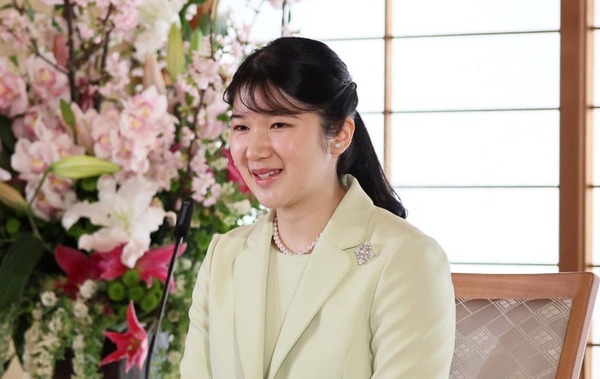 【動画あり】愛子さま、同い年のイケメンを前に完全に女の顔になられるwww