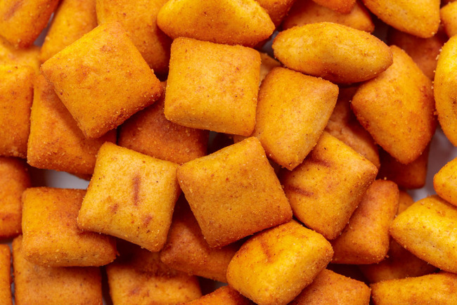 西アフリカで全世代に親しまれる家庭のおやつ「ChinChin」が見つかる