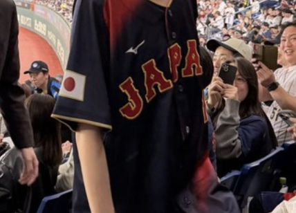 【朗報】WBCを見に来た人気女優さん、美人すぎるwww