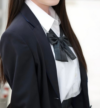 【画像】高１女子「５時前に起きてまずはお風呂♥ それからお化粧してます♪」