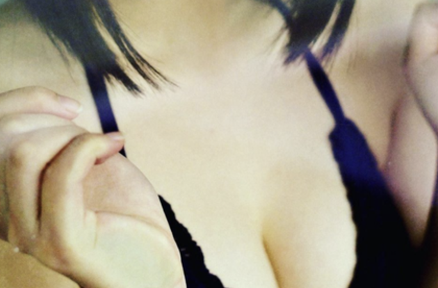 【画像】女子ゴルファーさん、ムチムチすぎてブラが浮き出てしまう