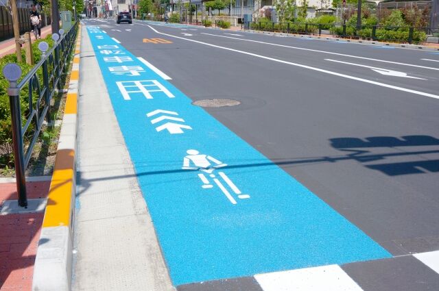 来月から日本の道路が全部こんな感じになるみたいだな