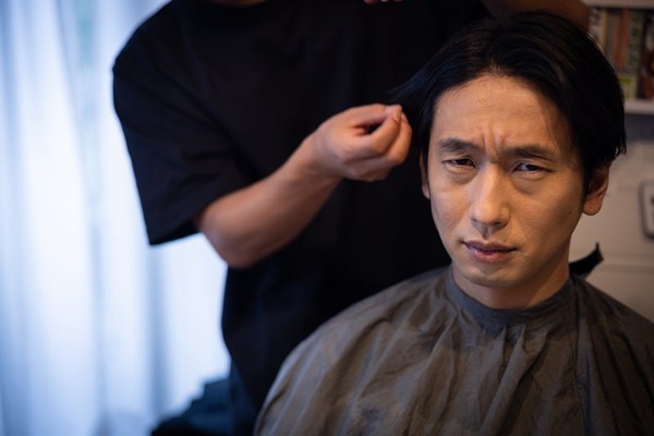 【画像あり】美人美容師「…手は尽くしました」ハゲ「ｱｯ…ｱｯ…」⇒！