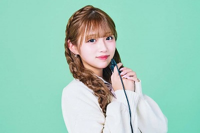 【画像】辻ちゃんの娘(18)の水着姿がこちらwww