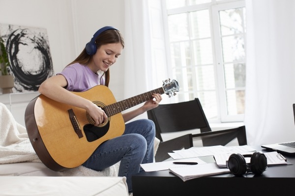 西野カナ(35)「え？？朝のニュース番組のテーマ曲を作れ？？？」⇒結果w