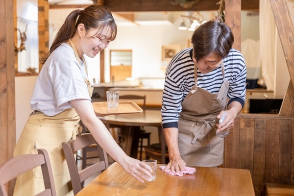 【衝撃】バイト先にいるシンママにご飯誘われた結果www
