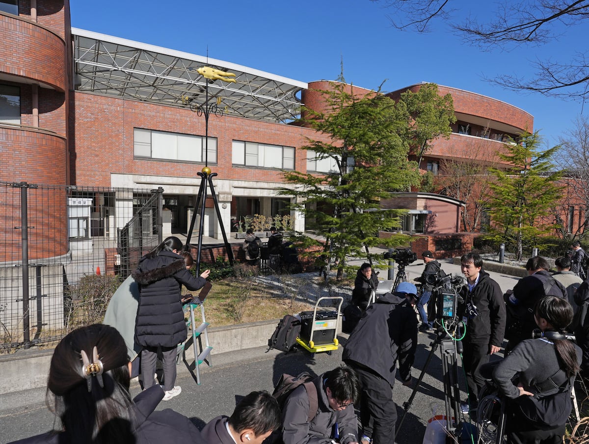 【ﾌｧﾝｻﾏﾘｨ】辺野古沖　海上保安官６人を全員救助･･･海保の船ですら沈む難所　抗議団体の小舟に多くの子供を乗せた転覆死亡事故の救助活動で