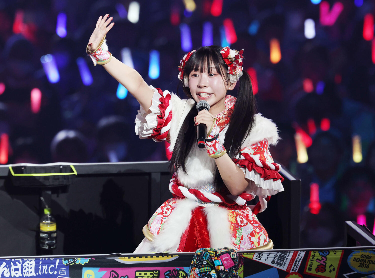 前田敦子の“ギリ攻め”未解禁カット解禁…14年ぶり写真集で見せた大人の色気にファン騒然