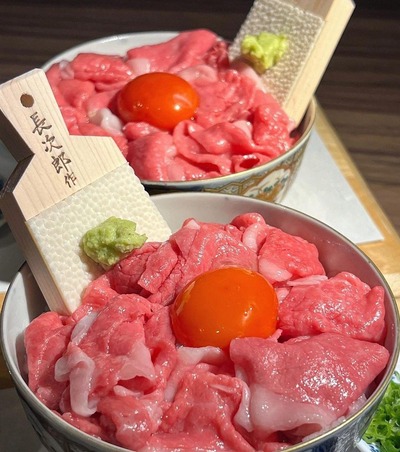 【画像】生牛丼 ←怖すぎ(´・ω・｀)