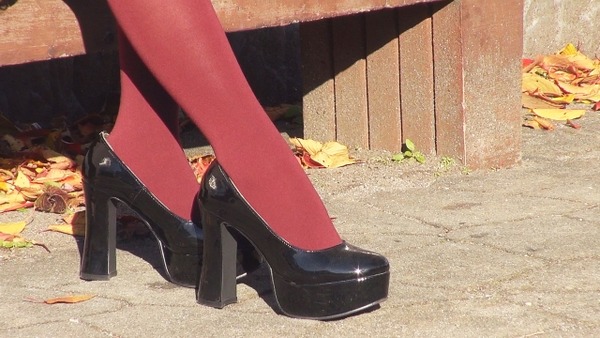 【画像あり】妹がヤバイ格好してるwww