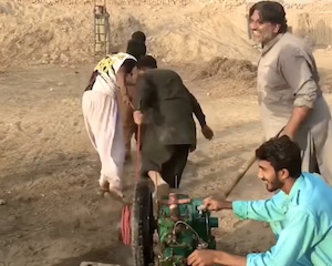 何の遊びだよワロタ。パキスタン人による小さなエンジンを使った遊びが楽しそうｗｗｗ