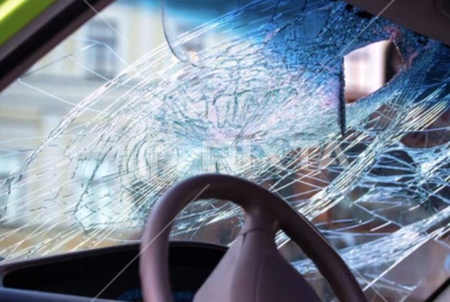 【悲報】新型クラウンさん、あまりにも見た目がダサすぎる