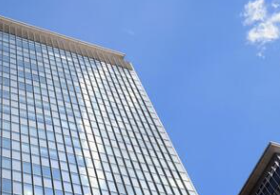 会社さん、クソすぎるポスターを制作してしまうwww