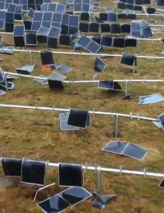 【アメリカ】竜巻で太陽光発電所が壊滅