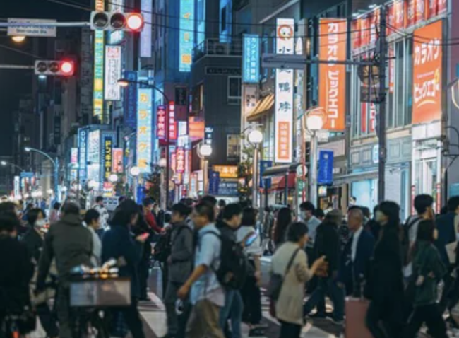 【画像】小島瑠璃子さん、ピチピチ黒TでDカップ強調www