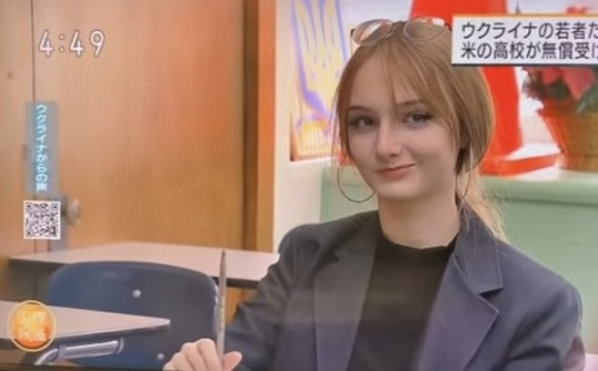 【画像】ロシア人ヌード VS ウクライナ人ヌード