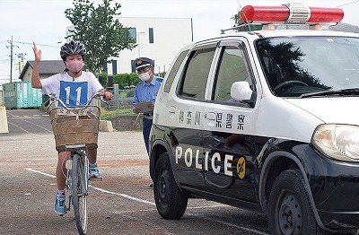 チャリカス「4月になったらパトカーの前トロトロ走ってわからせたるｗｗｗ」警察「・・・」