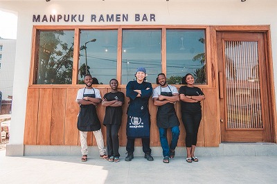 【画像】ガーナの二郎系ラーメン屋、大ヒットしてしまう・・・・