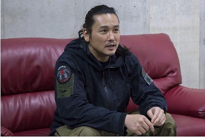 【驚愕】日本人さん、海外元軍人のナイフさばきを無効化するありえない動画が流出してしまう