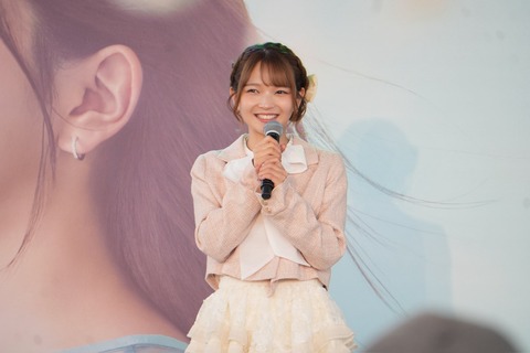 【画像あり】この女性、何歳に見えるかを勘で答えよ