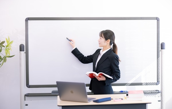 【超愕】大学生のお姉さんによる中学生向けの『性授業♡』がガチwww(画像ｱﾘ)